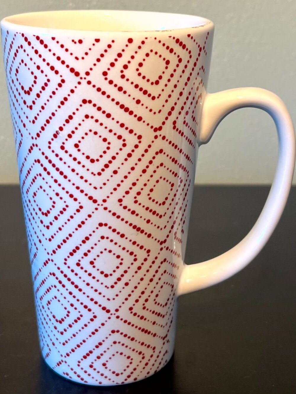 DesignPac Red Dotted Concentric Diamond Geometric Tall Latte Coffee Mug Cup 15oz